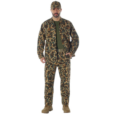 Additional product view of Rothco X Bear Archery Fred Bear Camo BDU Shirt, showing rear panel detail