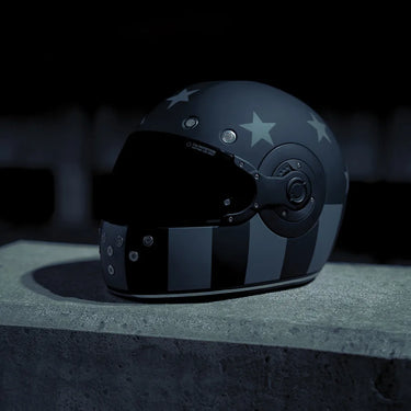 Daytona Retro Full Face Motorcycle Helmet: Vintage Style - Captain America Stealth | DOT Approved