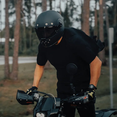 Daytona Retro Full Face Motorcycle Helmet: Vintage Style - Dull Black W/ Dull Black Accents | DOT Approved