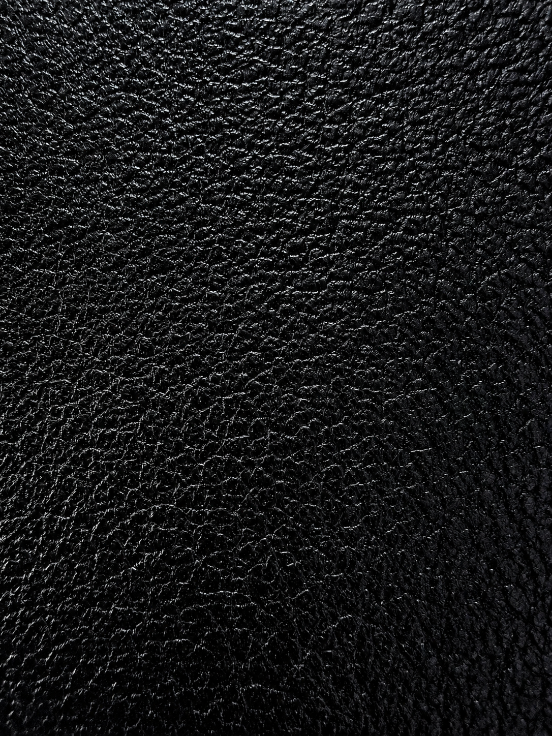 Front quarter horsehide — 1.3mm, drum-dyed aniline